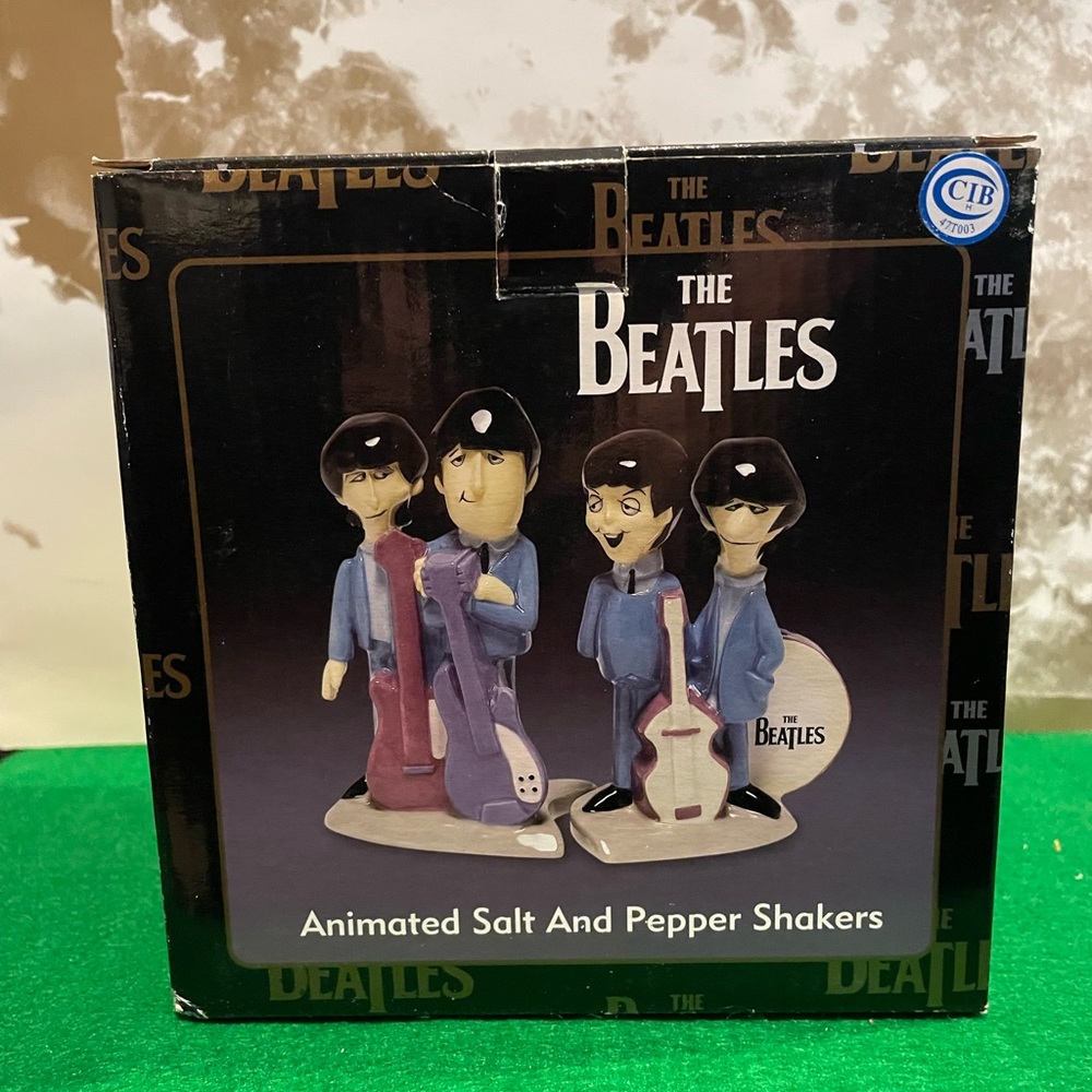 The Beatles Animated Salt & Pepper Shakers~~Vandor~~2004